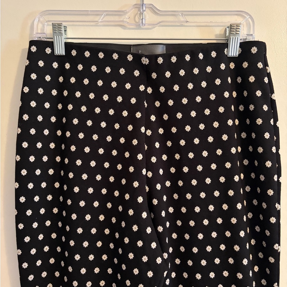 Anthropologie Mikayla Cropped Flare Pants Black Ditsy Daisy Print Size Medium - Picture 4 of 11